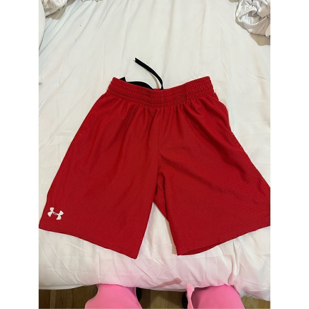 Under Armour boys sports shorts size YXL